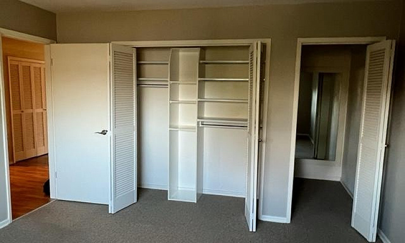 Unique, Spacious Pen...