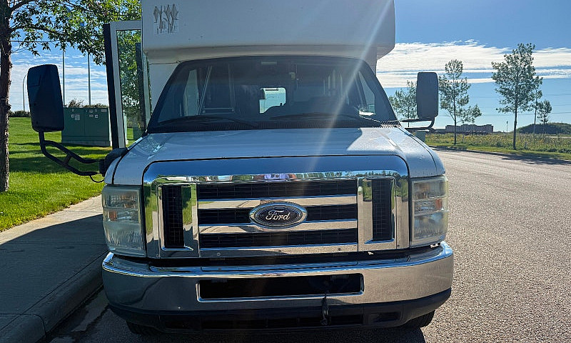 2010 Ford E350 11 Pa...
