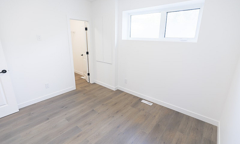 **3Bed 2.5Bath Duple...