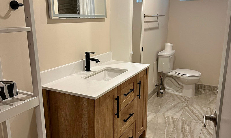 Spacious 2 Bedroom B...