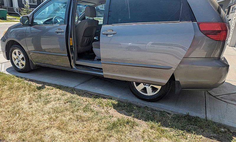 2005 Toyota Sienna...
