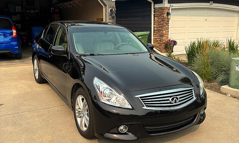 2011 Infinity G37X...