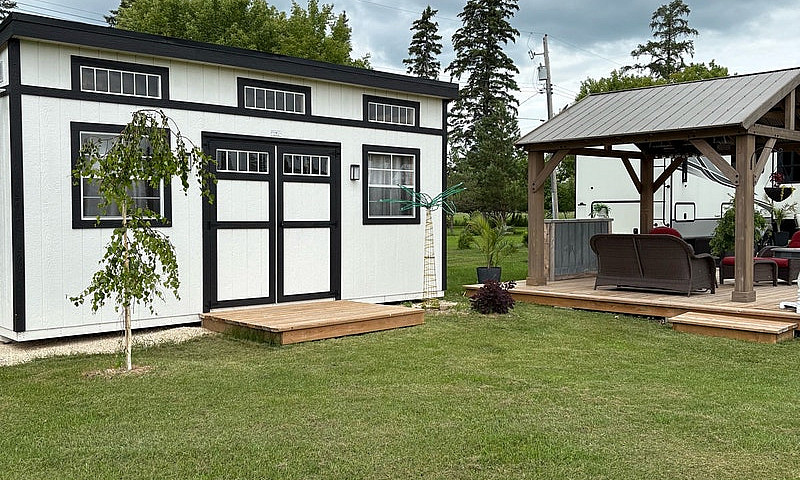 Turnkey Seasonal Ret...