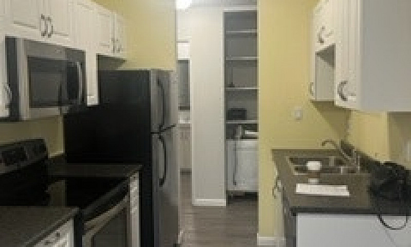 Top-Floor 2-Bedroom ...