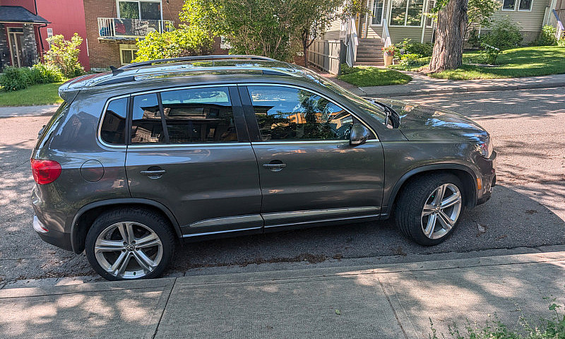 2014 Volkswagen Tigu...