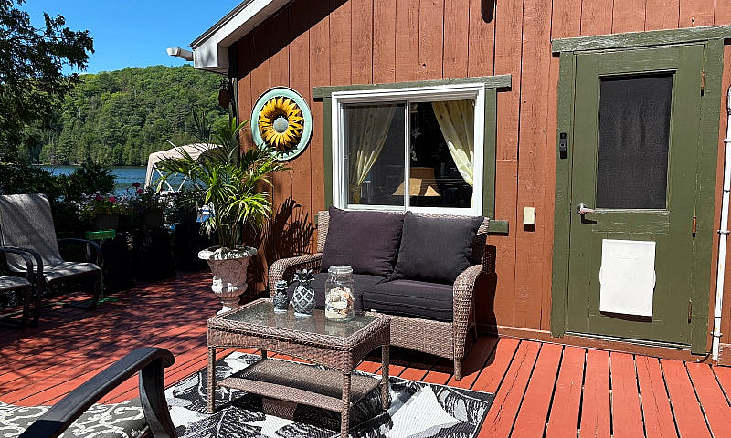 Waterfront Cottage /...