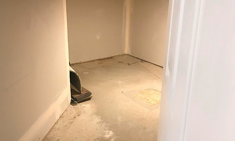2 Bdrm Legal Basemen...
