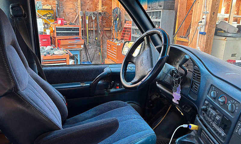 Gmc Safari...