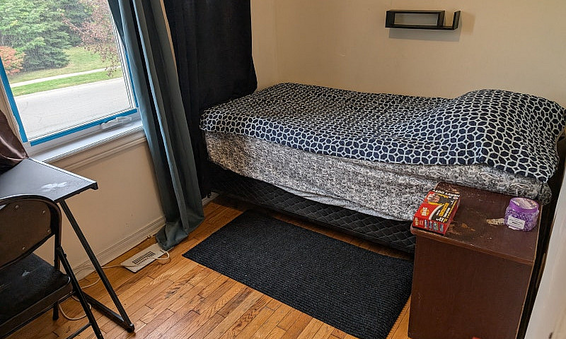 Room For Rent Oshawa...