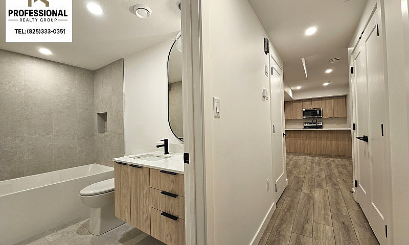 Stylish 1-Bedroom Ba...
