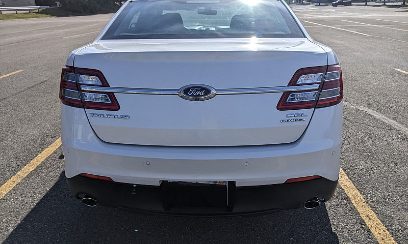 2015 Taurus Sel...