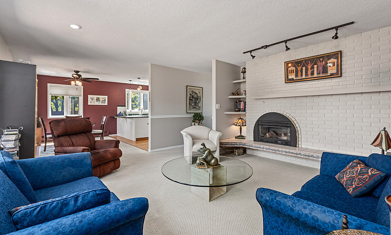 Just Listed: 9825 18...
