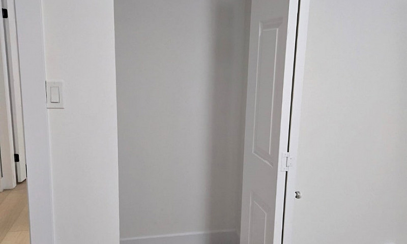 Modern 2 Bedroom Bas...