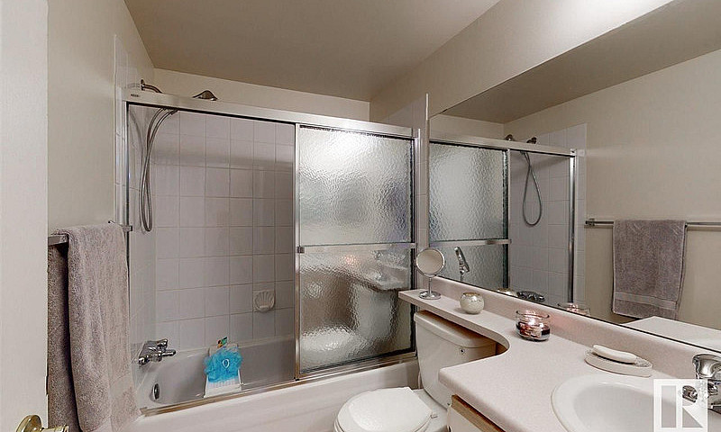 Fully Renovated Exec...