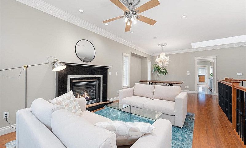 Furnished 4Bd/4Ba Sq...