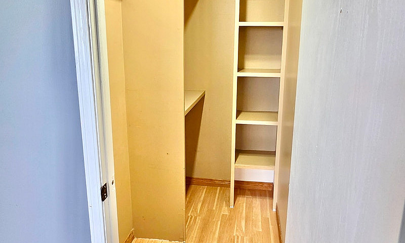 Spacious 2-Storey 2 ...