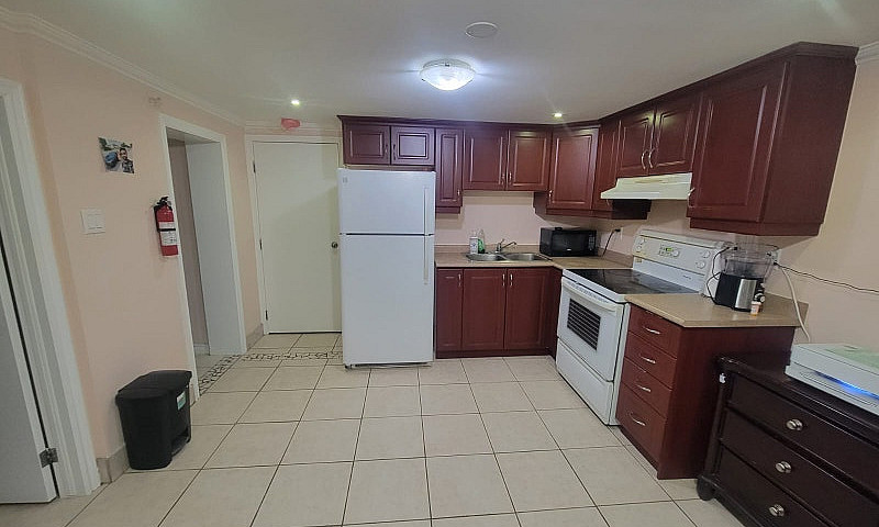 1 Bedroom Basement F...
