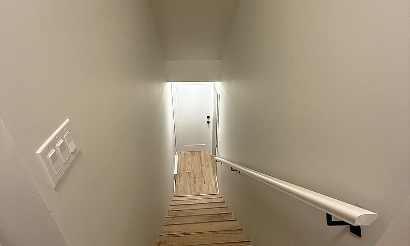 2 Bedroom Basement S...