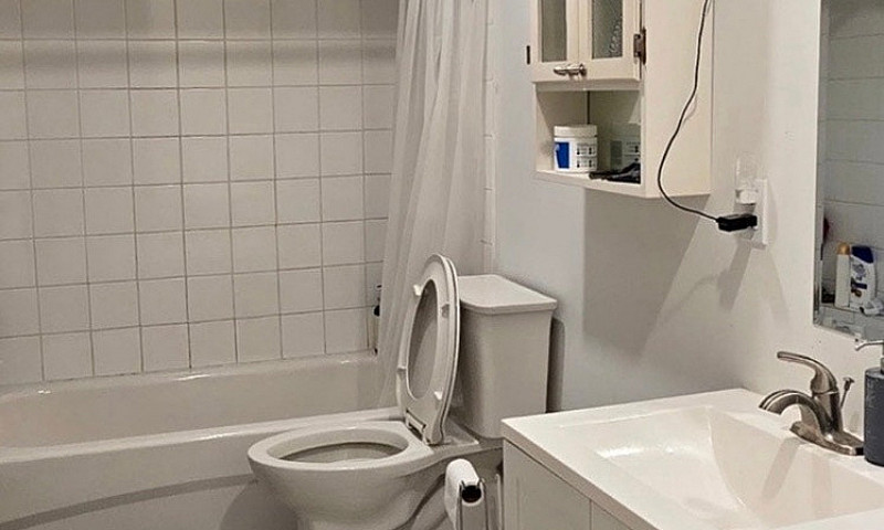 2 Bed Rooms Unit For...