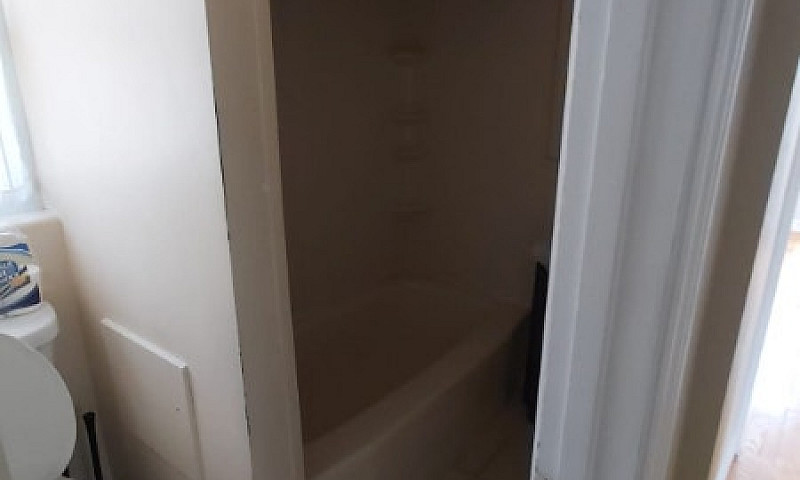 House For Rent - Cen...