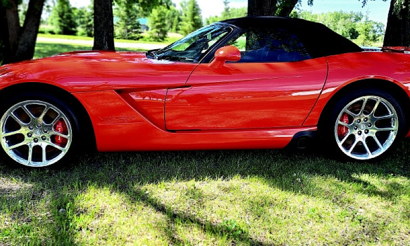 2005 Dodge Viper Srt...