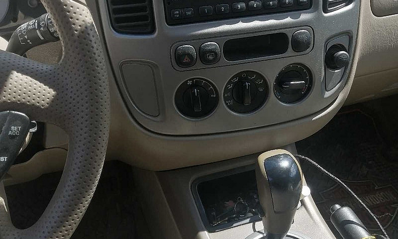 2005 Ford Escape Suv...