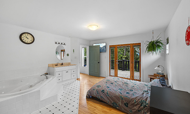 2 Bed Plus Den Shome...