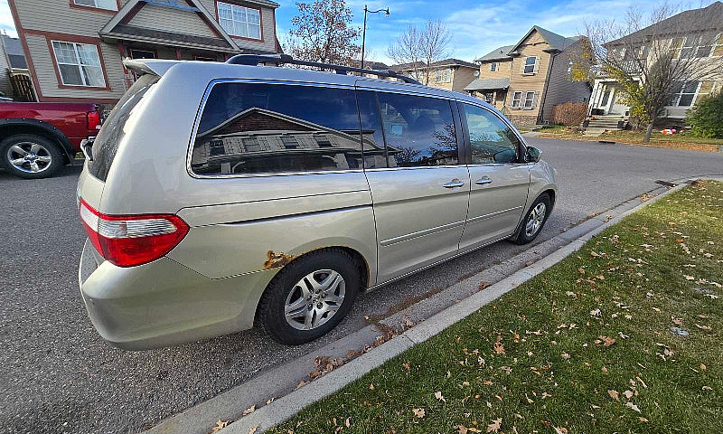 2006 Honda Odyssey...