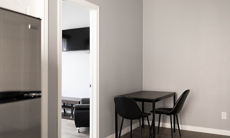 1 Bed + 1 Bath | Ren...