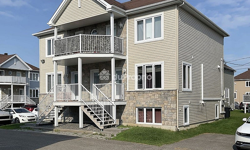 Condo (2009)  Sainte...