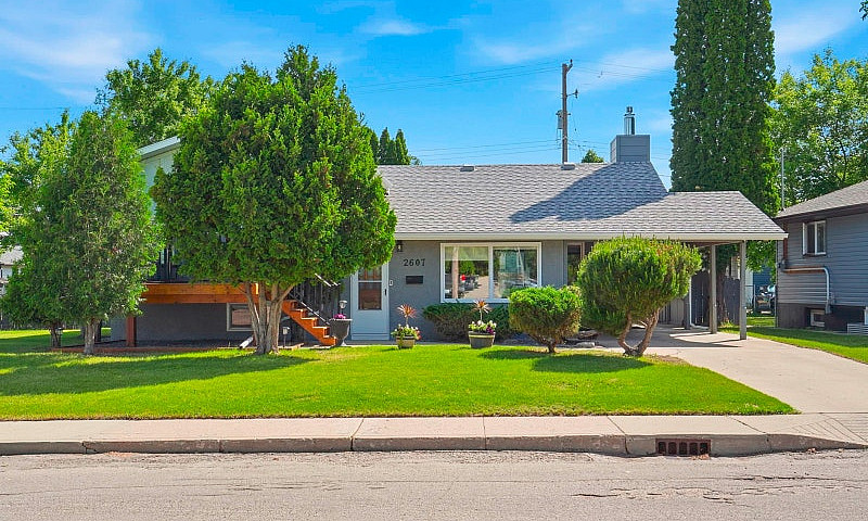 House For Sale In Av...