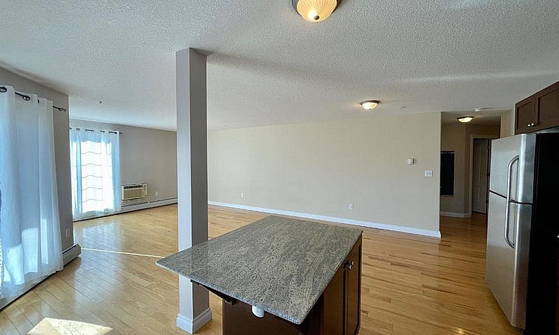2 Bed, 2 Bath Apartm...