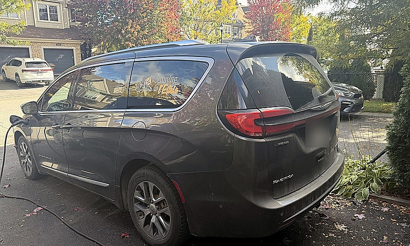 Chrysler Pacifica Hy...