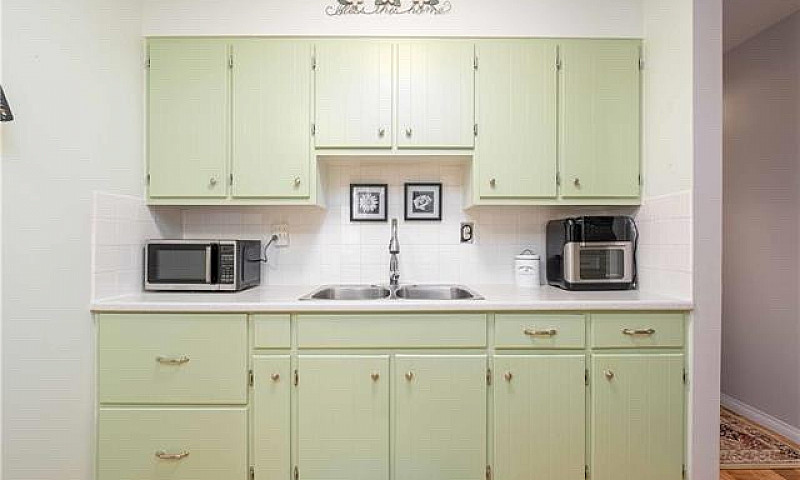 Maples- 4 Beds 2 Bat...
