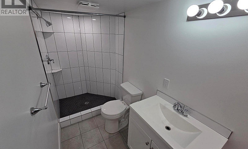 House For Sale Red R...