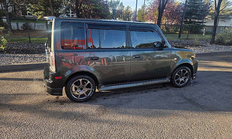 04 Scion Xb...