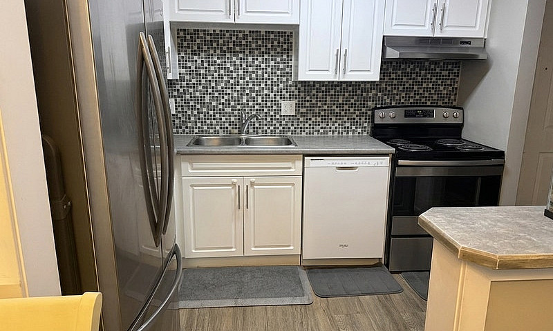 2Bedroom Condo For R...