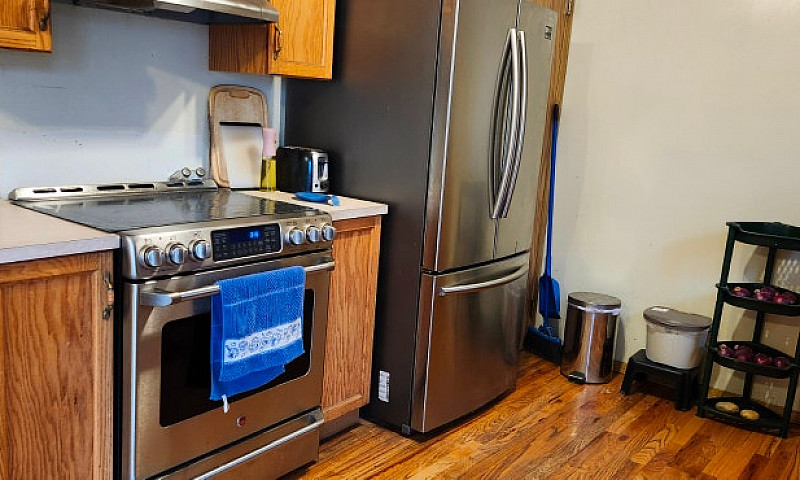 For Sale 3 Beds, 4 W...
