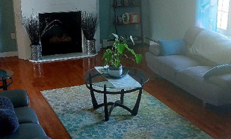 House For Sale In Su...