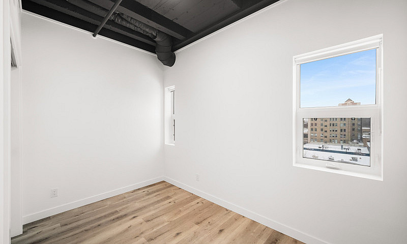 Luxury 1 Bedroom Apa...