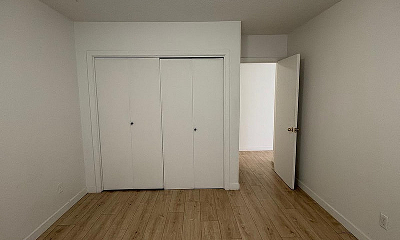 Bright 1-Bedroom Sui...
