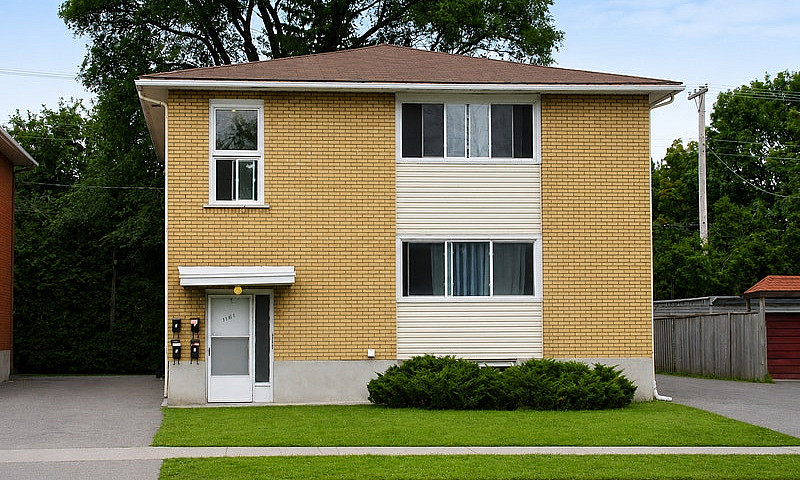2 Bedroom + Den West...