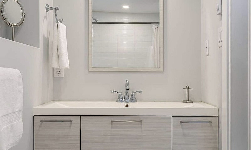 Studio Apartment All...