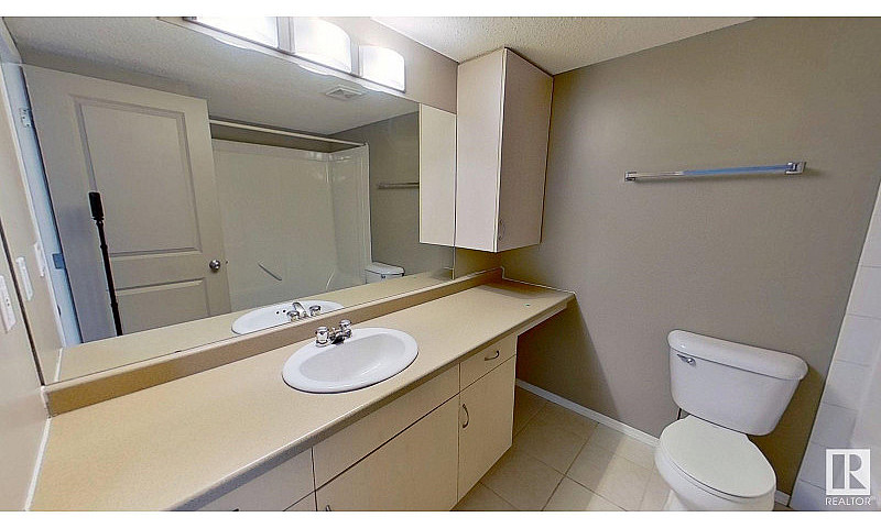 Condo For Sale. Grou...