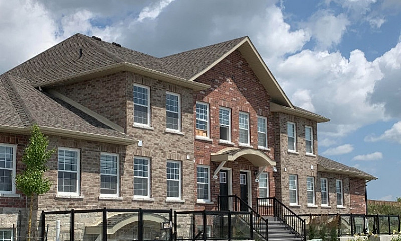 New 2 Bedroom 1.5 Ba...