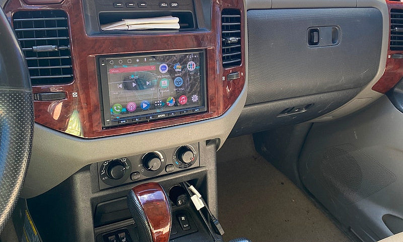 Mitsubishi Montero...