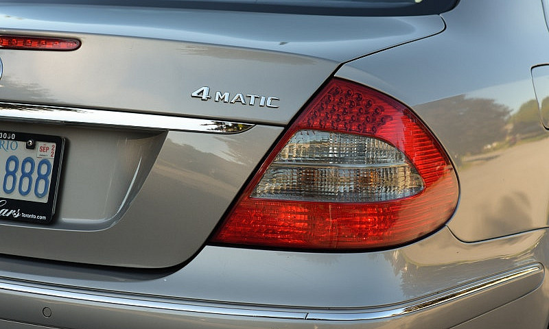 2008 Mercedes E-Clas...