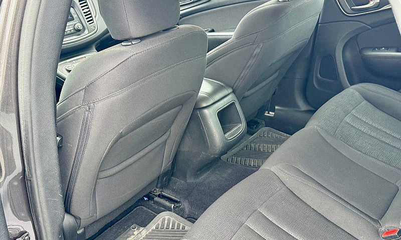 2015 Chrysler 200 Lx...