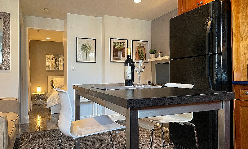Fully Furnished 1-Be...