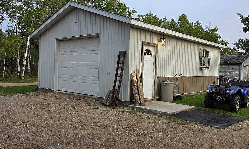 Spacious Bungalow On...